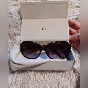 Dior Lady Dior Bordeaux sunglasses FINAL $ FIRM